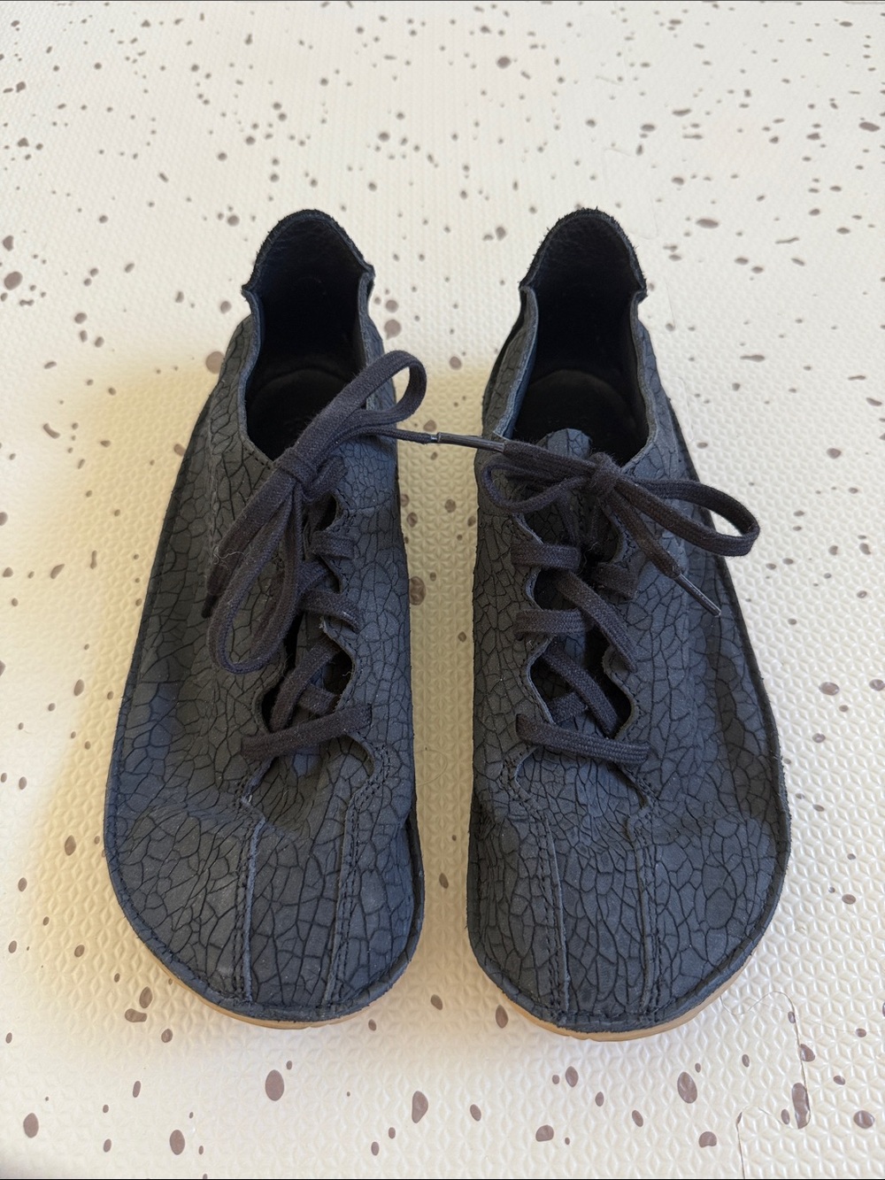 VIVOBAREFOOT - SENSUS II GROUNDING WOMENS OBSIDIAN CRACKED LEATHER EU 39